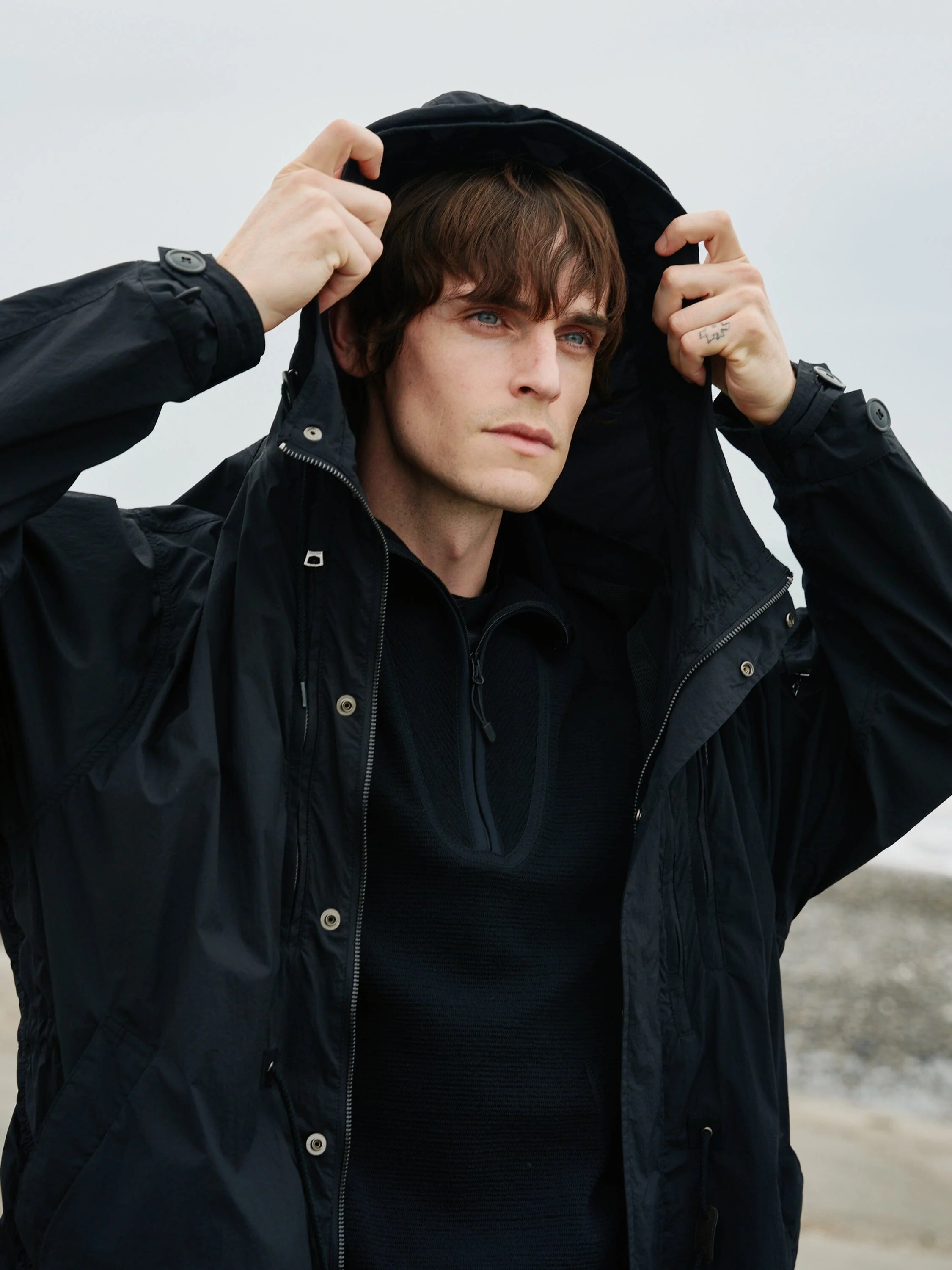 WHITE MOUNTAINEERING X ALPHA FISHTAIL PARKA - Image 4