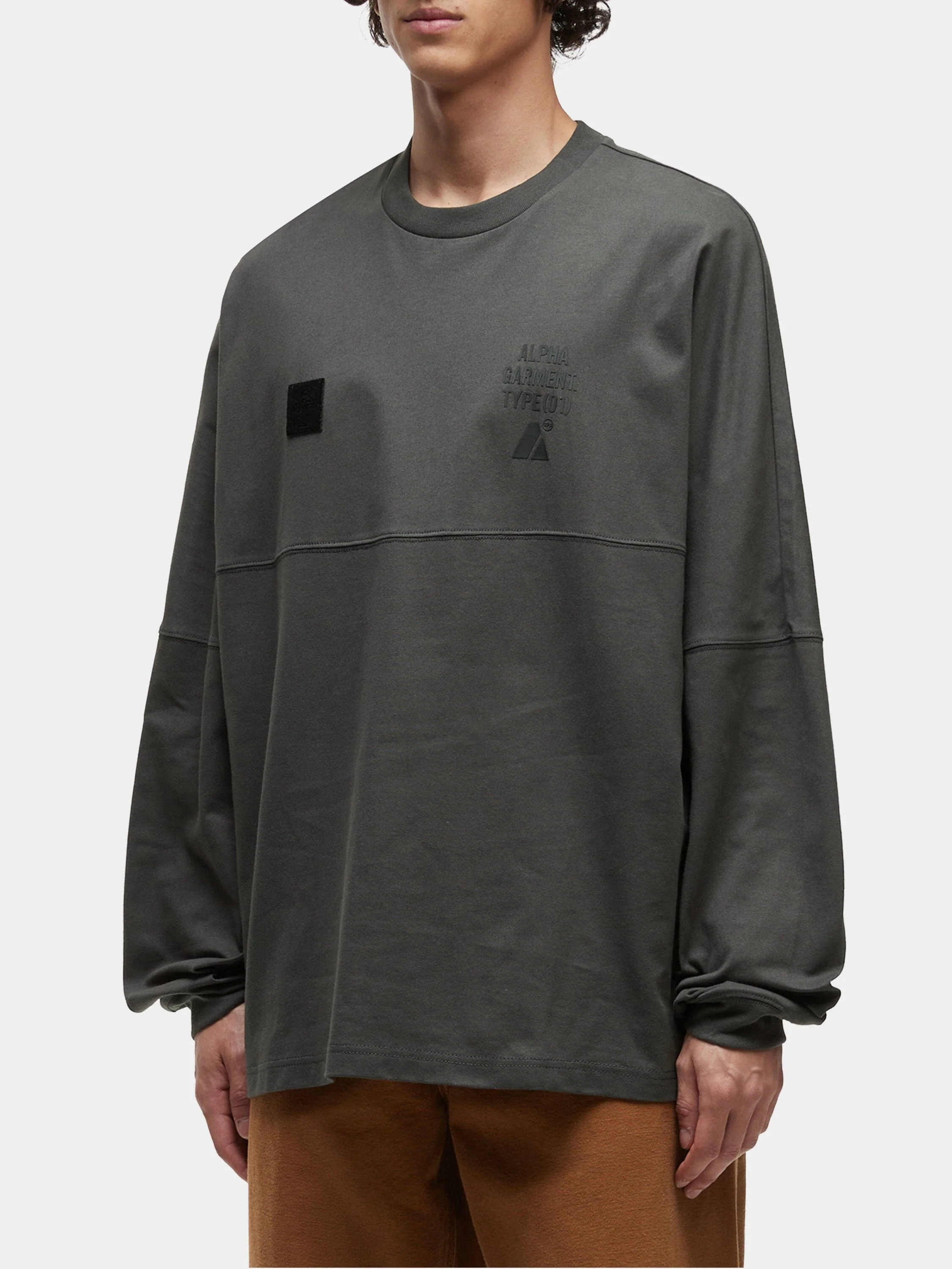 UNFRM LONG-SLEEVED GRAPHIC TEE - Image 9