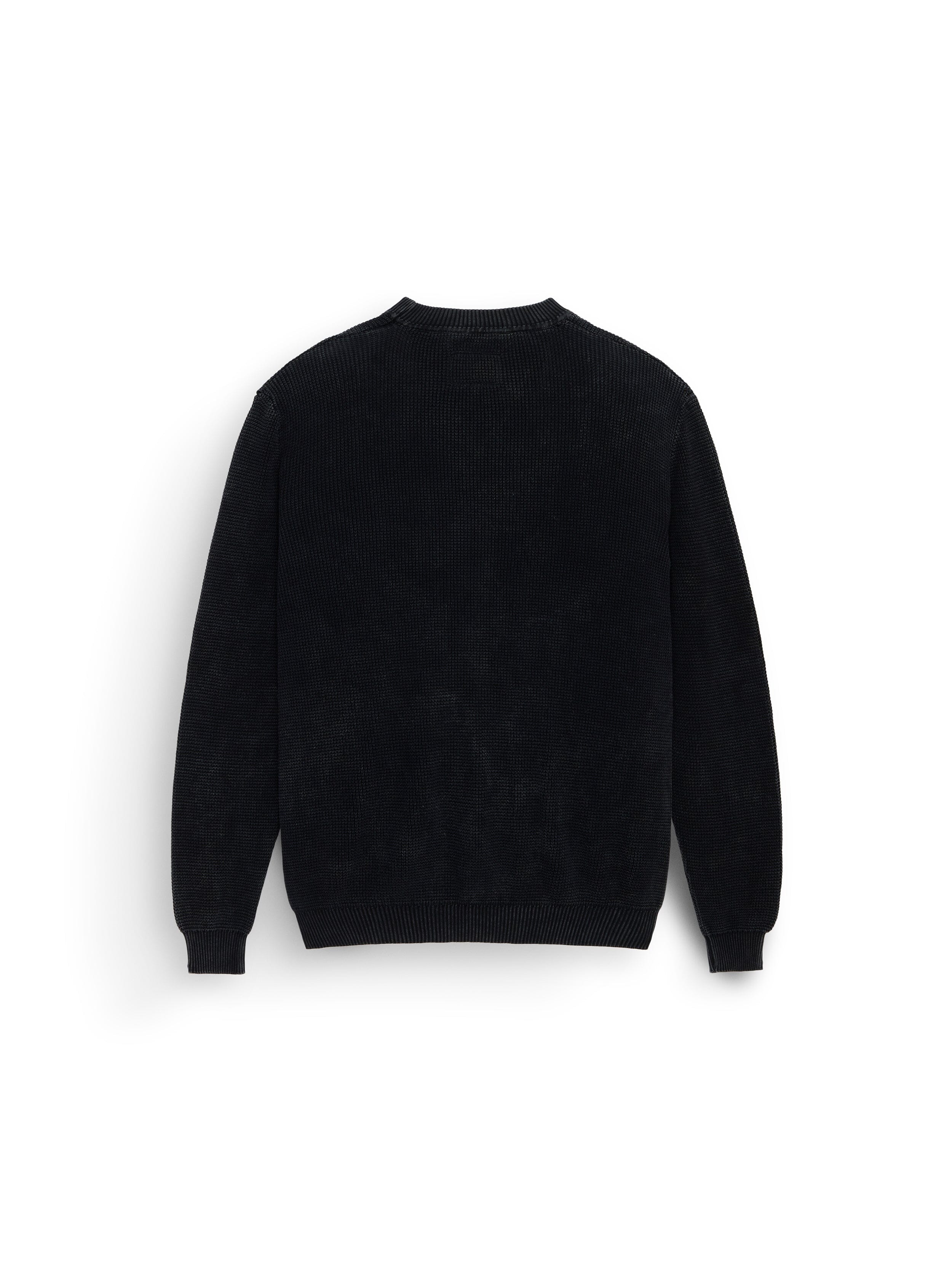 FLYING A SWEATER - Image 2